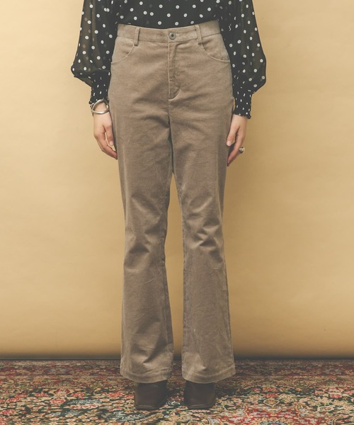 UR Lab.(アーバンリサーチラボ)の「『34サイズ/低身長向けも展開』コーデュロイフレアパンツ(その他パンツ・レディース・ブルー/ベージュ系その他・34/36/38)」の8枚目の写真
