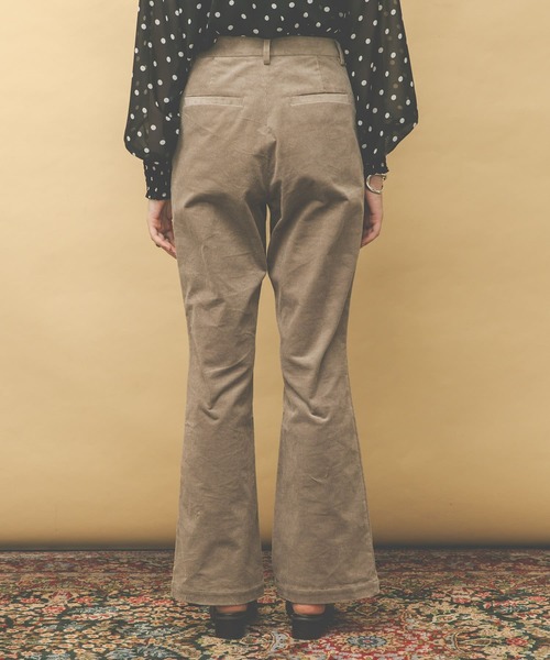 UR Lab.(アーバンリサーチラボ)の「『34サイズ/低身長向けも展開』コーデュロイフレアパンツ(その他パンツ・レディース・ブルー/ベージュ系その他・34/36/38)」の15枚目の写真