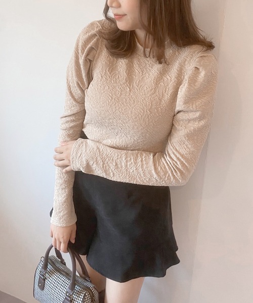 OLIVE des OLIVE（オリーブデオリーブ）の「花ジャガードパワショルプルオーバー（Tシャツ/カットソー・レディース・オフホワイト/ブラック/ベージュ/ボルドー・FREE）」の3枚目の写真