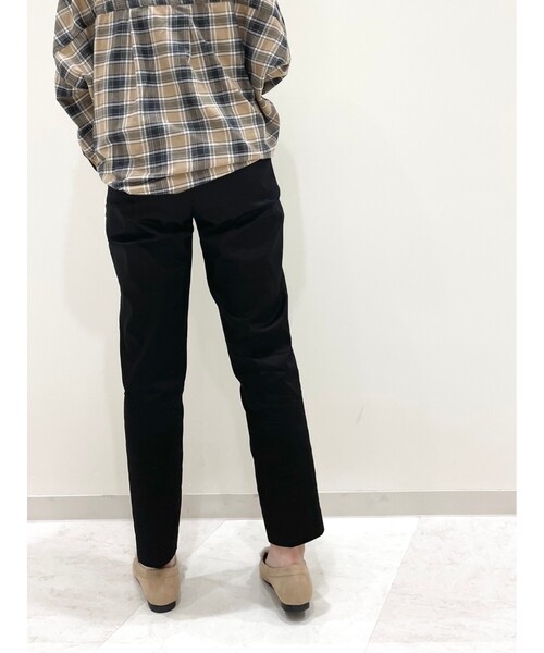 SHOO・LA・RUE(シューラルー)の「◆【SS-4L】サテン裏起毛スティックパンツ(その他パンツ・レディース・サンドベージュ/アイボリー/ダークグリーン/ブラック/ダークブラウン・02/01/04/03/05/10/06)」の8枚目の写真