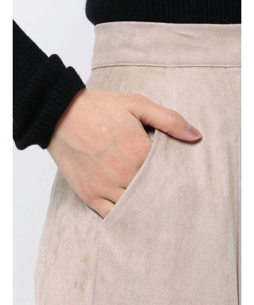 LAGUNAMOON(ラグナムーン)の「フェイクスエードパンツ(その他パンツ・レディース・ラベンダー/ベージュ・SMALL/MEDIUM)」の11枚目の写真