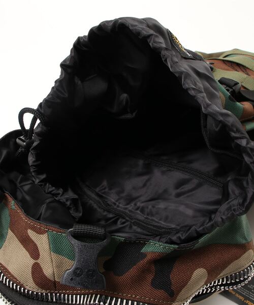 go slow caravan(ゴースローキャラバン)の「MORN CREATIONS/モーンクリエーションズ ティラノサウルスバックパックCAMO 12L(バックパック/リュック・キッズ・カモフラージュ・FREE)」の4枚目の写真