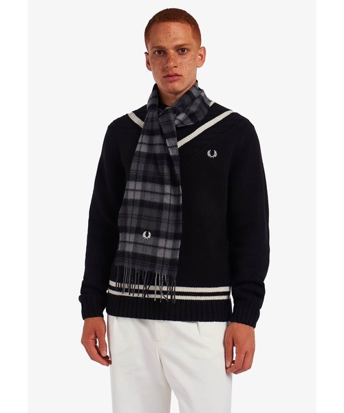 FRED PERRY（フレッドペリー）の「Tartan Scarf（ストール/ショール・メンズ・ネイビー/グレー・ONE SIZE）」の4枚目の写真