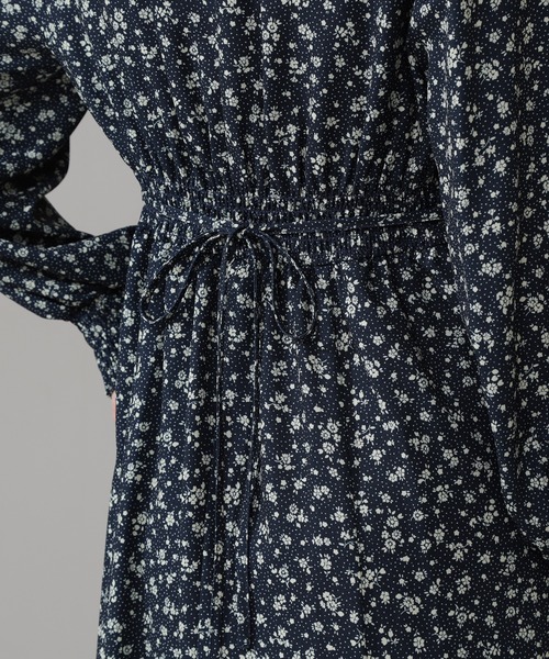 N.(N. Natural Beauty Basic)(エヌエヌナチュラルビューティーベーシック)の「◆スクエアネック小花マキシワンピース(ワンピース・レディース・ネイビー/オフホワイト/グリーン・MEDIUM)」の10枚目の写真