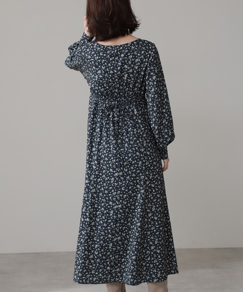 N.(N. Natural Beauty Basic)(エヌエヌナチュラルビューティーベーシック)の「◆スクエアネック小花マキシワンピース(ワンピース・レディース・ネイビー/オフホワイト/グリーン・MEDIUM)」の12枚目の写真