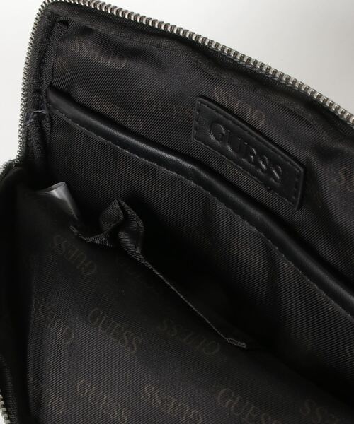 Guess（ゲス）の「VEZZOLA Crossbody（ショルダーバッグ・メンズ・ダークグレー・ONE SIZE）」の6枚目の写真
