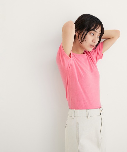SALON adam et rope'（サロン アダム エ ロペ）の「【極上の肌ざわり】コンパクトクルーネックT -CreamyCotton /クリーミーコットン-（Tシャツ/カットソー・レディース・オレンジ/ホワイト系その他2/ピンク/オフホワイト/ブラック系その他/ライトグリーン・FREE）」の21枚目の写真