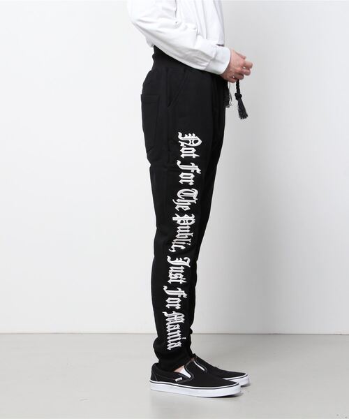 ByTheR(バイザアール)の「BYTHER 韓国ブランド 刺繍ジョガーパンツ(スウェットパンツ・メンズ・ブラック・FREE)」の19枚目の写真