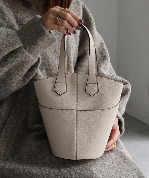 Riberry（リベリー）の「2WAYバケツバッグ（ハンドバッグ・レディース・ホワイト/ブラック/ブラウン/グレー/ベージュ/アイボリー・FREE）」の3枚目の写真