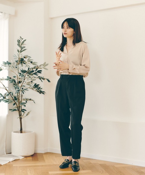 Lamoa（ラモア）の「Lamoa/ディープVネック ブラウス（シャツ/ブラウス・レディース・カーキ/ブルー/ホワイト/ワインレッド/ベージュ・FREE）」の12枚目の写真