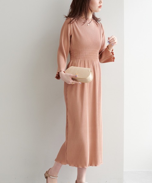 natural couture（ナチュラルクチュール）の「大人上品な1着 ウエストシャーリングプリーツワンピース（ワンピース・レディース・ブラック/オレンジ/ミント/グレイッシュベージュ・FREE）」の4枚目の写真