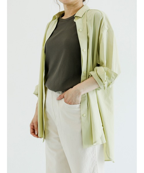 Samansa Mos2 blue（サマンサモスモスブルー）の「【接触冷感】マルチスタイルシャツ（シャツ/ブラウス・レディース・ホワイト/ネイビー/オフホワイト/サックスブルー/イエロー/ブルー/ラベンダー・MEDIUM/LARGE）」の7枚目の写真