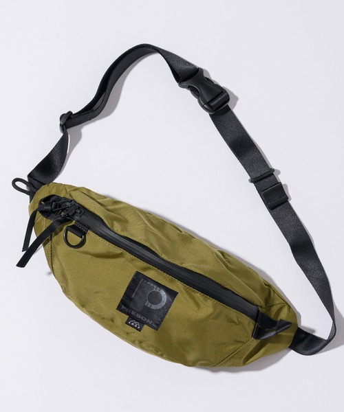 PRESONE(プレゾン)の「AMOA×PRESONE ウエストバッグ(ボディバッグ/ウエストポーチ・メンズ・ブラック/ベージュ・ONESIZE)」の4枚目の写真