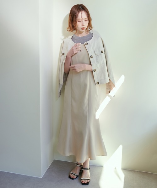 natural couture(ナチュラルクチュール)の「綿麻ノーカラー7分袖ショートブルゾン(ブルゾン・レディース・ライトベージュ/オフホワイト/スミクロ・FREE)」の5枚目の写真