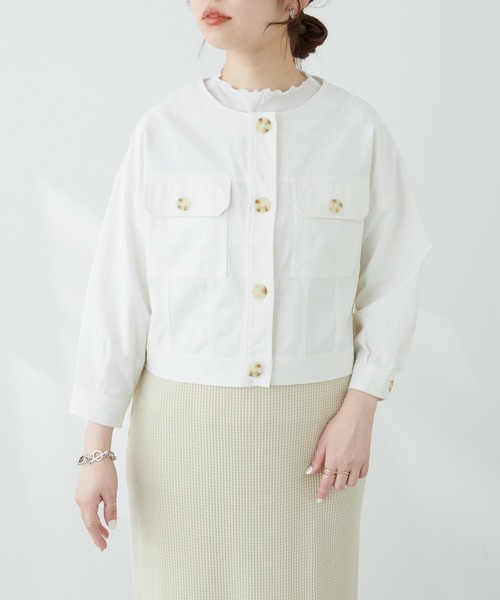 natural couture(ナチュラルクチュール)の「綿麻ノーカラー7分袖ショートブルゾン(ブルゾン・レディース・ライトベージュ/オフホワイト/スミクロ・FREE)」の15枚目の写真