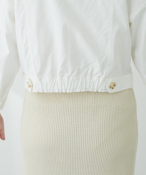 natural couture(ナチュラルクチュール)の「綿麻ノーカラー7分袖ショートブルゾン(ブルゾン・レディース・ライトベージュ/オフホワイト/スミクロ・FREE)」の20枚目の写真