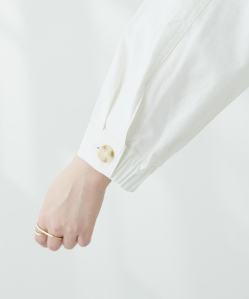 natural couture(ナチュラルクチュール)の「綿麻ノーカラー7分袖ショートブルゾン(ブルゾン・レディース・ライトベージュ/オフホワイト/スミクロ・FREE)」の21枚目の写真