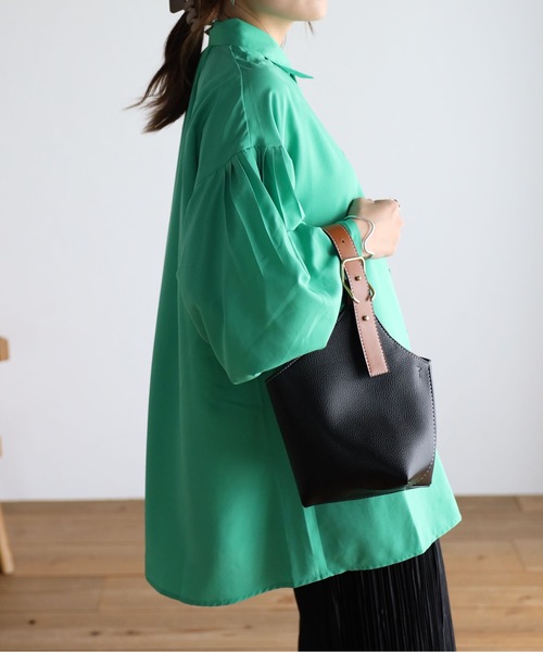 sakishimatokyo（サキシマトーキョー）の「【6色展開 】ボリューム袖 バックギャザーブラウス（シャツ/ブラウス・レディース・オフホワイト/ブラック/ピンク/ブラウン/グリーン/カーキ・FREE）」の5枚目の写真