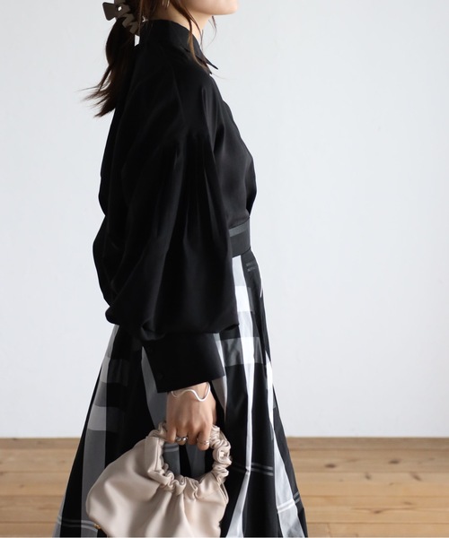 sakishimatokyo（サキシマトーキョー）の「【6色展開 】ボリューム袖 バックギャザーブラウス（シャツ/ブラウス・レディース・オフホワイト/ブラック/ピンク/ブラウン/グリーン/カーキ・FREE）」の20枚目の写真