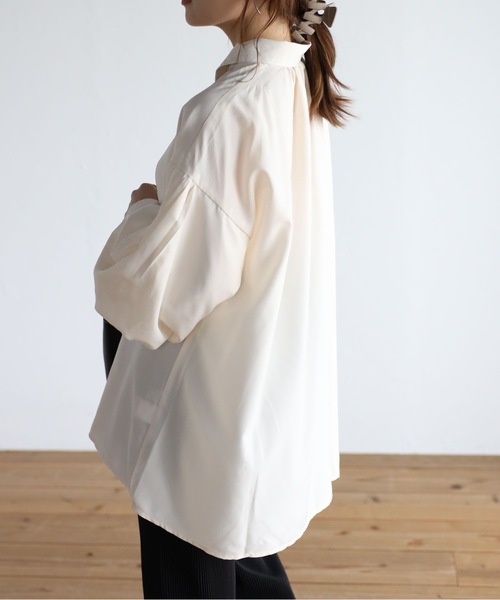 sakishimatokyo（サキシマトーキョー）の「【6色展開 】ボリューム袖 バックギャザーブラウス（シャツ/ブラウス・レディース・オフホワイト/ブラック/ピンク/ブラウン/グリーン/カーキ・FREE）」の7枚目の写真