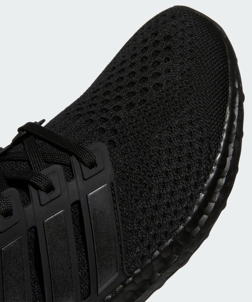 adidas（アディダス）の「ウルトラブースト 5 DNA ランニング スポーツウェア ライフスタイル / Ultraboost 5 DNA Running Sportswear Lifestyle / アディダス（レディース）（スニーカー・レディース・ブラック×ブラック・22.5cm/23.5cm/24.5cm/23.0cm/24.0cm/25.0cm）」の6枚目の写真