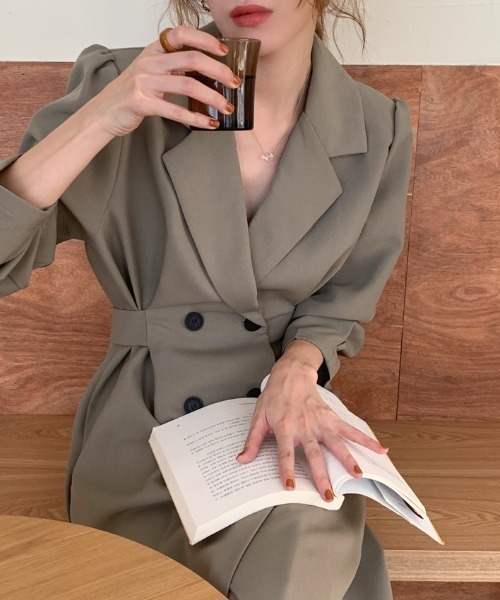 Banner Barrett（バナーバレット）の「袖タックロングテーラードジャケット（テーラードジャケット・レディース・ブラック/グレー/ライトカーキ・FREE）」の6枚目の写真