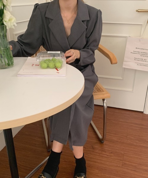 Banner Barrett（バナーバレット）の「袖タックロングテーラードジャケット（テーラードジャケット・レディース・ブラック/グレー/ライトカーキ・FREE）」の13枚目の写真