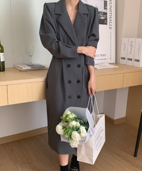 Banner Barrett（バナーバレット）の「袖タックロングテーラードジャケット（テーラードジャケット・レディース・ブラック/グレー/ライトカーキ・FREE）」の16枚目の写真