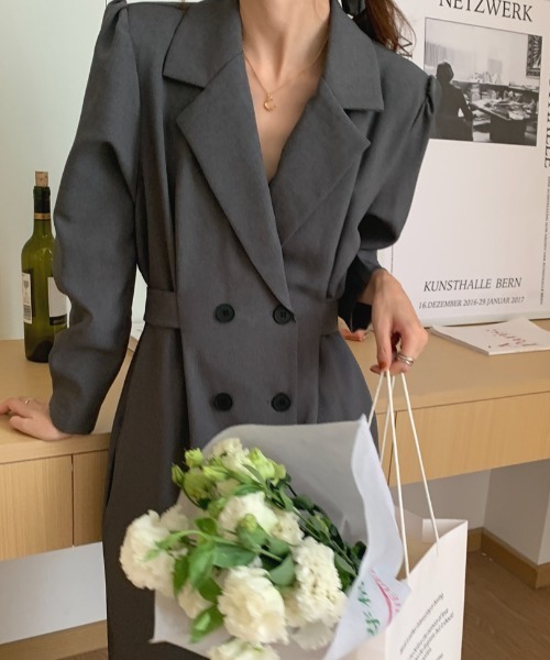 Banner Barrett（バナーバレット）の「袖タックロングテーラードジャケット（テーラードジャケット・レディース・ブラック/グレー/ライトカーキ・FREE）」の18枚目の写真