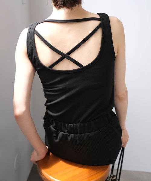 ＡＮＤＪ（アンドジェイ）の「カップ付きバックデザインタンクトップ（タンクトップ・レディース・ライトブラウン/ベージュ系その他/グリーン系その他/ブラック・M）」の2枚目の写真