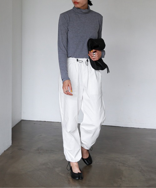 feepur（フェピュール）の「ニットソーハイネックプルオーバー（Tシャツ/カットソー・レディース・ブラック/ブラウン/オフホワイト/杢グレー・MEDIUM）」の16枚目の写真