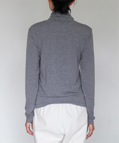 feepur（フェピュール）の「ニットソーハイネックプルオーバー（Tシャツ/カットソー・レディース・ブラック/ブラウン/オフホワイト/杢グレー・MEDIUM）」の10枚目の写真