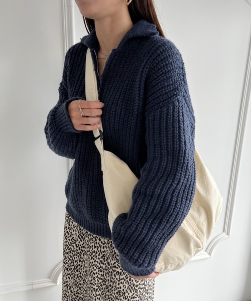 MYMOOD.（マイムード）の「【A4収納可 大容量】キャンバスビッグショルダーバッグ マザーズバッグ（ショルダーバッグ・レディース・ブラック/アイボリー・FREE）」の4枚目の写真