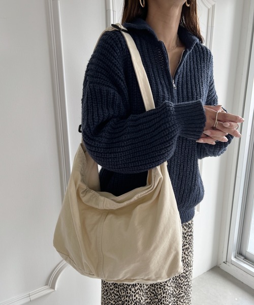 MYMOOD.（マイムード）の「【A4収納可 大容量】キャンバスビッグショルダーバッグ マザーズバッグ（ショルダーバッグ・レディース・ブラック/アイボリー・FREE）」の9枚目の写真