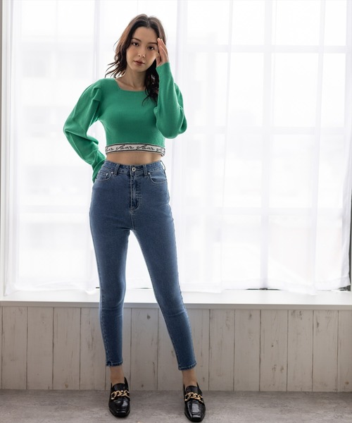 clear(クリア)の「スクエアネック裾ロゴニットトップス(ニット/セーター・レディース・ブラック/オフホワイト/グリーン・F)」の22枚目の写真