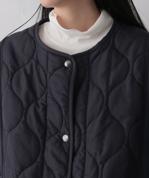 yuw（ユウ）の「リバーシブルバイカラーキルティングコート　168225（ミリタリージャケット・レディース・ブラック/カーキ・FREE）」の17枚目の写真