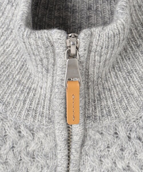 J.PRESS(ジェイプレス)の「【Cash Lamb's Wool】ケーブルハーフジップ ニット(ニット/セーター・メンズ・ネイビー系/パープル系/ライトグレー系/グリーン系・LARGE/MEDIUM/X-LARGE)」の17枚目の写真