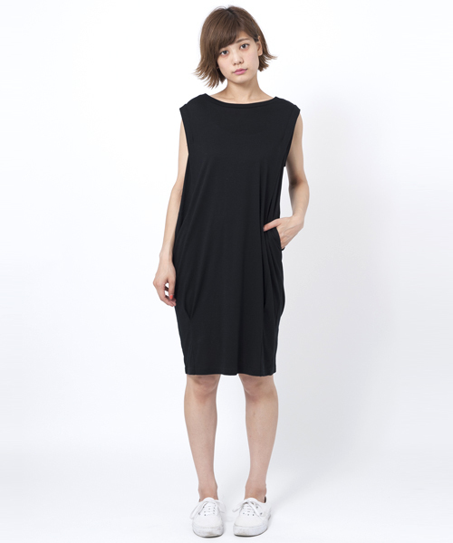 MILKFED.（ミルクフェド）の「N/S TUCK DRESS（ワンピース・レディース・ブラック/アッシュ/ネイビー・SMALL/MEDIUM）」の4枚目の写真
