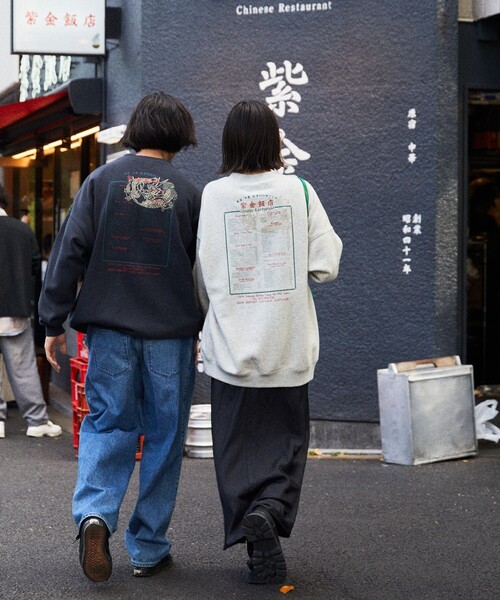 FREAK'S STORE(フリークスストア)の「WEB限定 紫金飯店×FREAK'S STORE 別注 バックプリント クルーネックスウェット/中華/チャイナデザイン(スウェット・メンズ・ブラック/アッシュグレー・SMALL/MEDIUM/LARGE)」の8枚目の写真