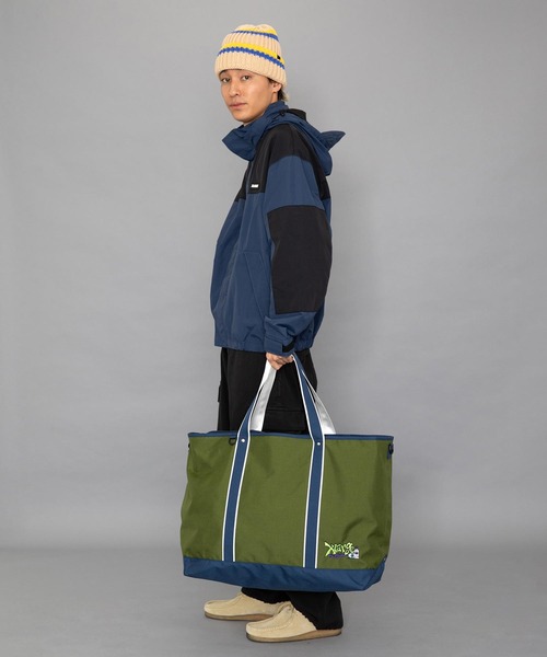 XLARGE（エクストララージ）の「CORDURA WIDE TOTE BAG（ショルダーバッグ・メンズ・ブラック/グリーン・ONE SIZE）」の12枚目の写真