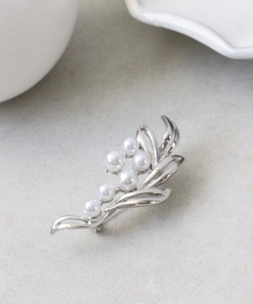 Three Four Time(スリーフォータイム)の「パールリーフブローチ【フォーマル/セレモニー/入卒/デイリー】(ブローチ/コサージュ・レディース・ゴールド/シルバー・FREE)」の4枚目の写真
