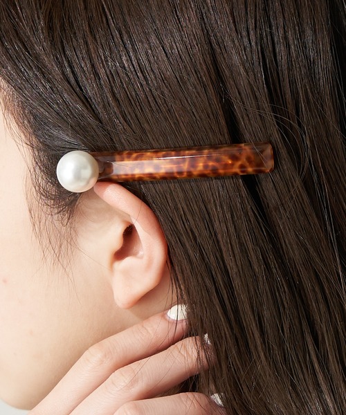 Chico（チコ）の「【2023SS】ビックパール付バレッタ（バレッタ/ヘアクリップ・レディース・ブラウン/アイボリー/ブラック・FREE）」の5枚目の写真