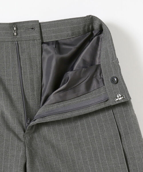 Ray BEAMS(レイビームス)の「RBS / ストライプ サイド タック ワイド パンツ(その他パンツ・レディース・ベージュ/シルバー・1/0)」の14枚目の写真