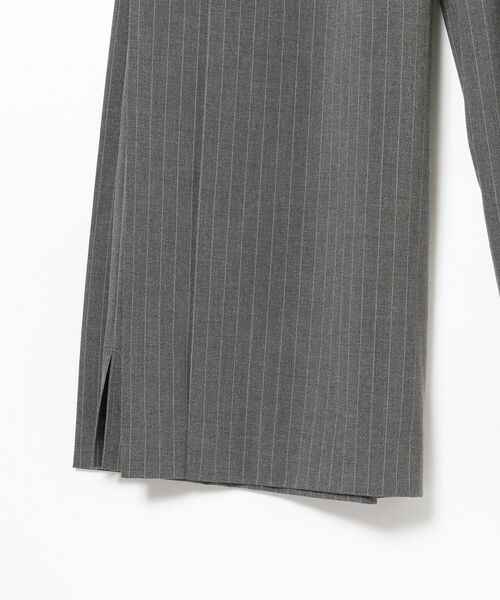 Ray BEAMS(レイビームス)の「RBS / ストライプ サイド タック ワイド パンツ(その他パンツ・レディース・ベージュ/シルバー・1/0)」の16枚目の写真