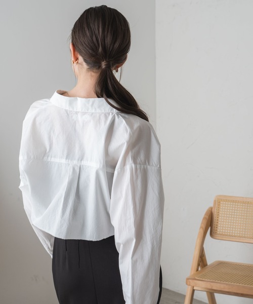 WEGO(ウィゴー)の「WEGO/ロゴ刺繍クロップドシャツ(シャツ/ブラウス・レディース・ブルー系その他4/ホワイト・FREE)」の11枚目の写真