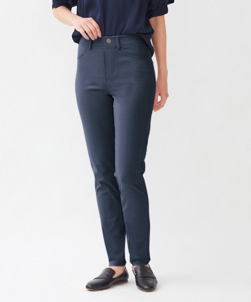 Tuche(トゥシェ)の「Tuche/トゥシェ ストレッチパンツ スキニースタイル ライトテックストレッチ フルレングス丈(その他パンツ・レディース・ブラック/ネイビー/オフホワイト/サンドベージュ/グリーン系その他/ピンク系その他/オレンジ系その他/ライトグリーン/ピンク/カーキ/グレー・MEDIUM/LARGE/X-LARGE/L~LL)」の9枚目の写真