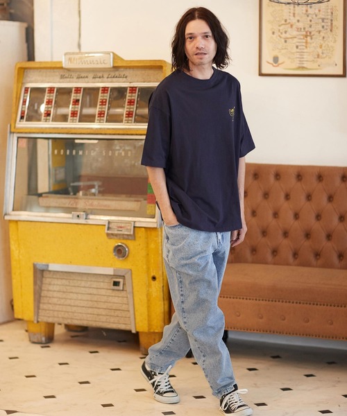 CAMBIO(カンビオ)の「mt8409- ワンポイント刺繍TビッグシルエットTシャツ(ガール)(Tシャツ/カットソー・メンズ・ホワイト/ブラック/ネイビー・S/M/L/XL)」の7枚目の写真