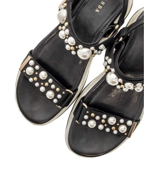 RANDA(ランダ)の「パール×スタッズスポーツサンダル(サンダル・レディース・ブラック/クリーム/グレイッシュベージュ・M/L/S/LL)」の21枚目の写真