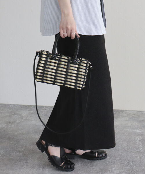 Casselini（キャセリーニ）の「【CASSELINI/キャセリーニ】チューブカゴショルダーバッグ（ショルダーバッグ・レディース・ブラック系その他/ブルー系その他/ベージュ系その他・FREE）」の2枚目の写真