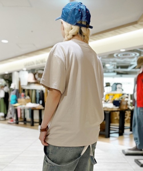 SNOOPY×OLD BETTY'S(スヌーピーカケルオールドベティーズ)の「スヌーピー【SNOOPY】Bandana Print T-shirts(Tシャツ/カットソー・レディース・ナチュラル/スミクロ/サンドベージュ・M/L)」の14枚目の写真